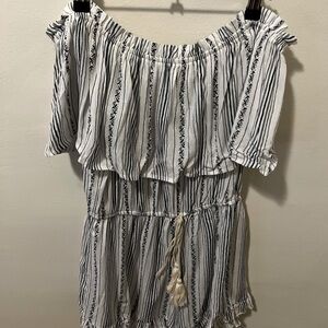 Off Shoulder UNIK white and blue romper